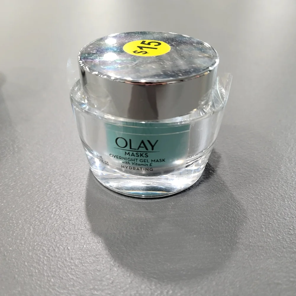 Olay Bundle - Picture 2 of 9